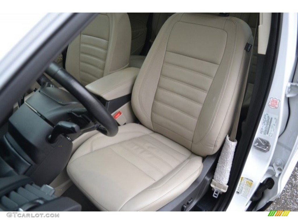 2017 Ford Escape SE 4WD Front Seat Photo #130813878