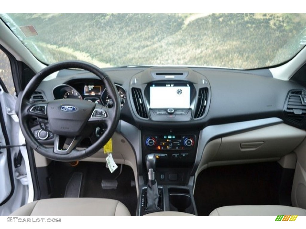 2017 Ford Escape SE 4WD Dashboard Photos