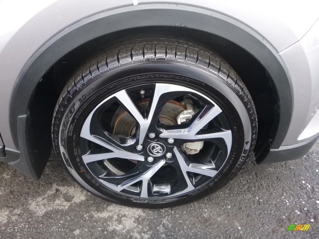 2018 C-HR XLE - Silver Knockout Metallic / Black photo #2