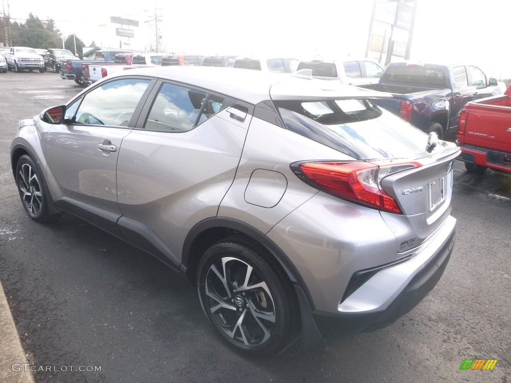 2018 C-HR XLE - Silver Knockout Metallic / Black photo #6