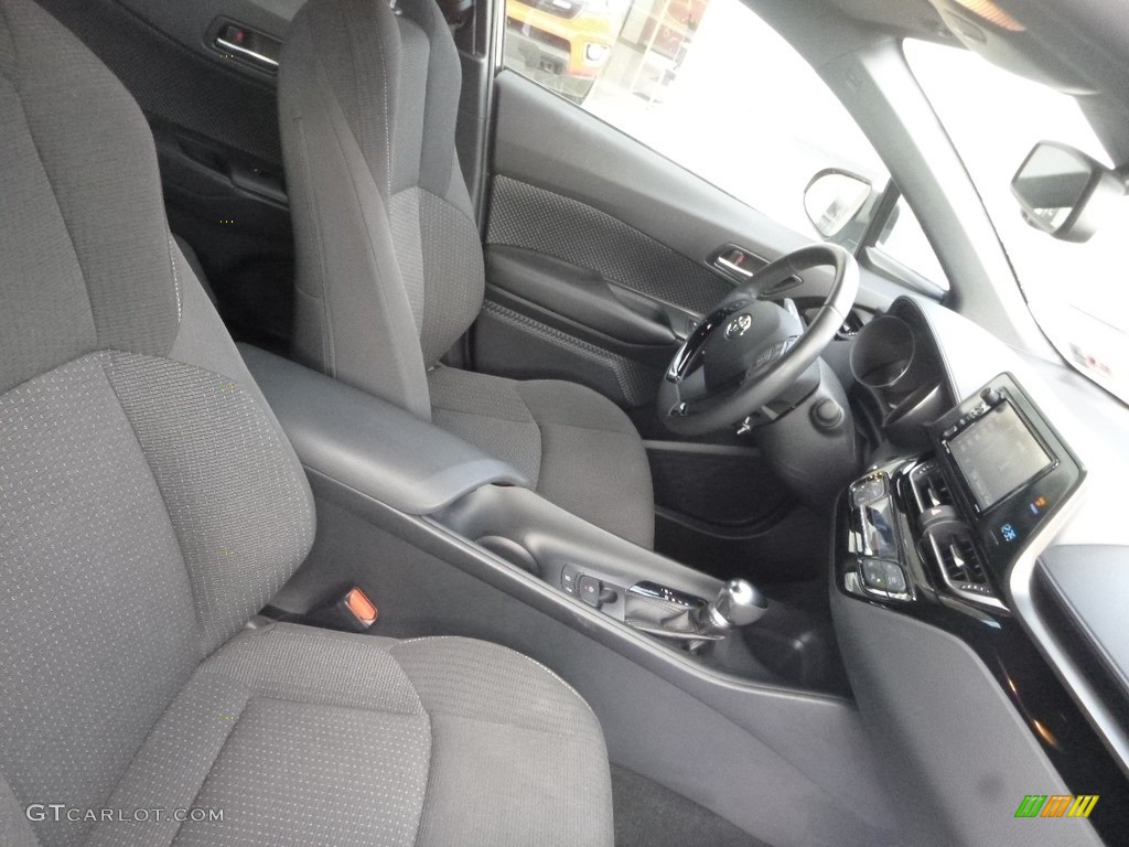 2018 C-HR XLE - Silver Knockout Metallic / Black photo #10