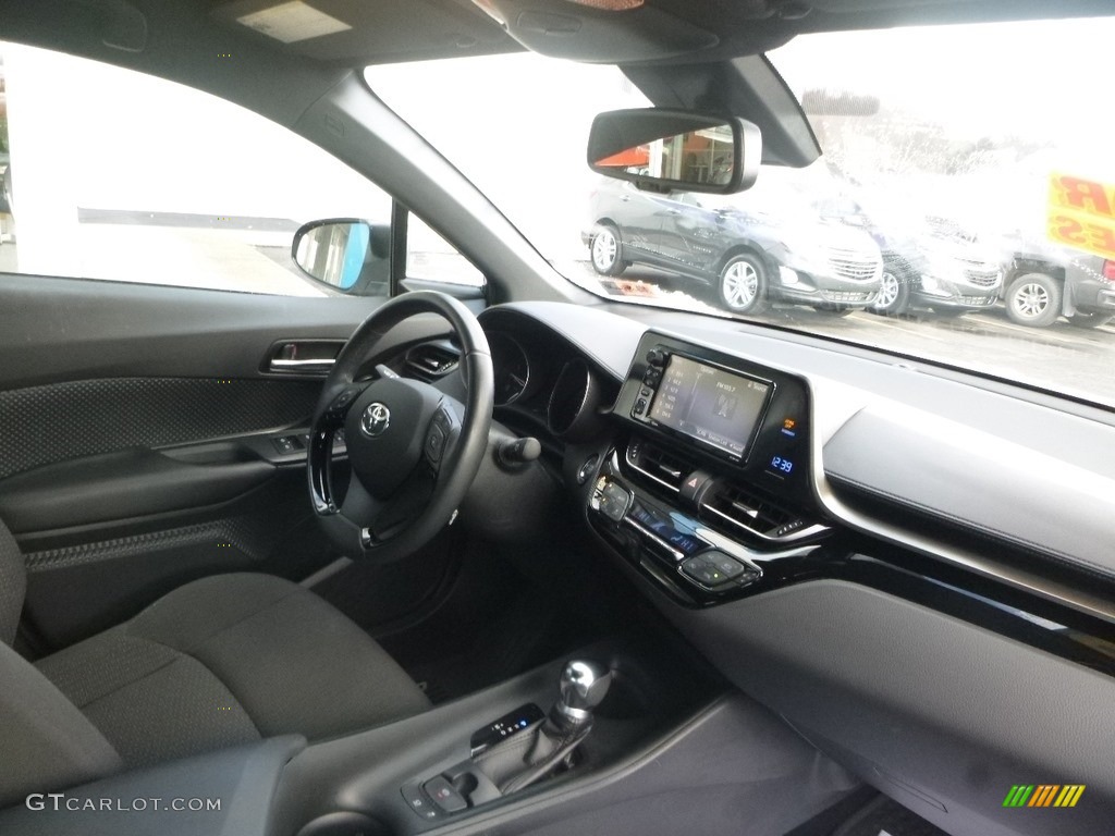 2018 C-HR XLE - Silver Knockout Metallic / Black photo #11