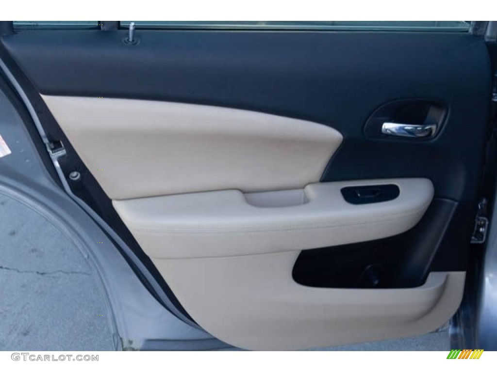 2014 200 Touring Sedan - Billet Silver Metallic / Black photo #27