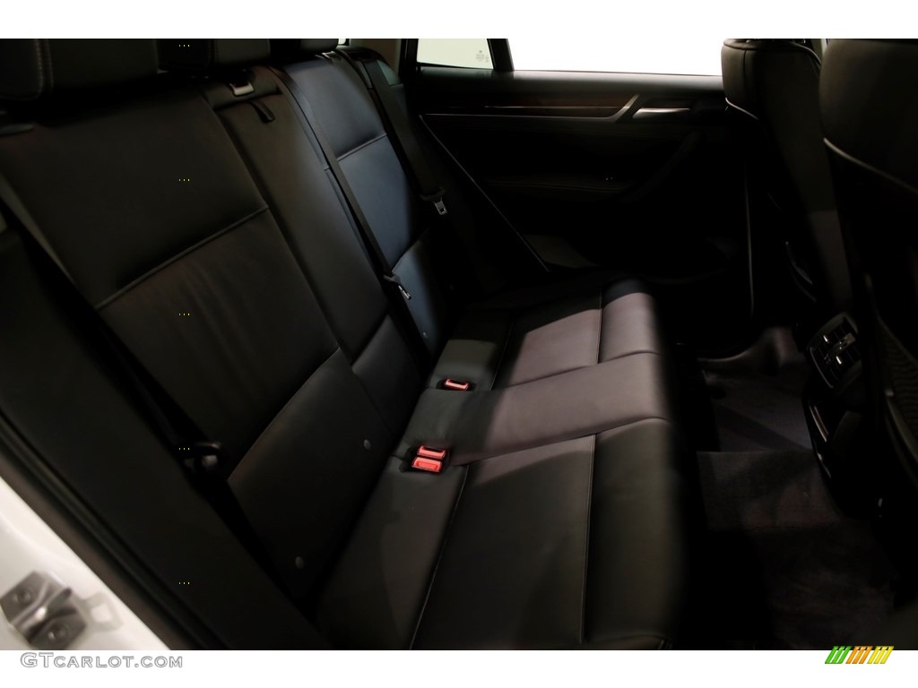 2016 X3 xDrive28i - Mineral White Metallic / Black photo #14