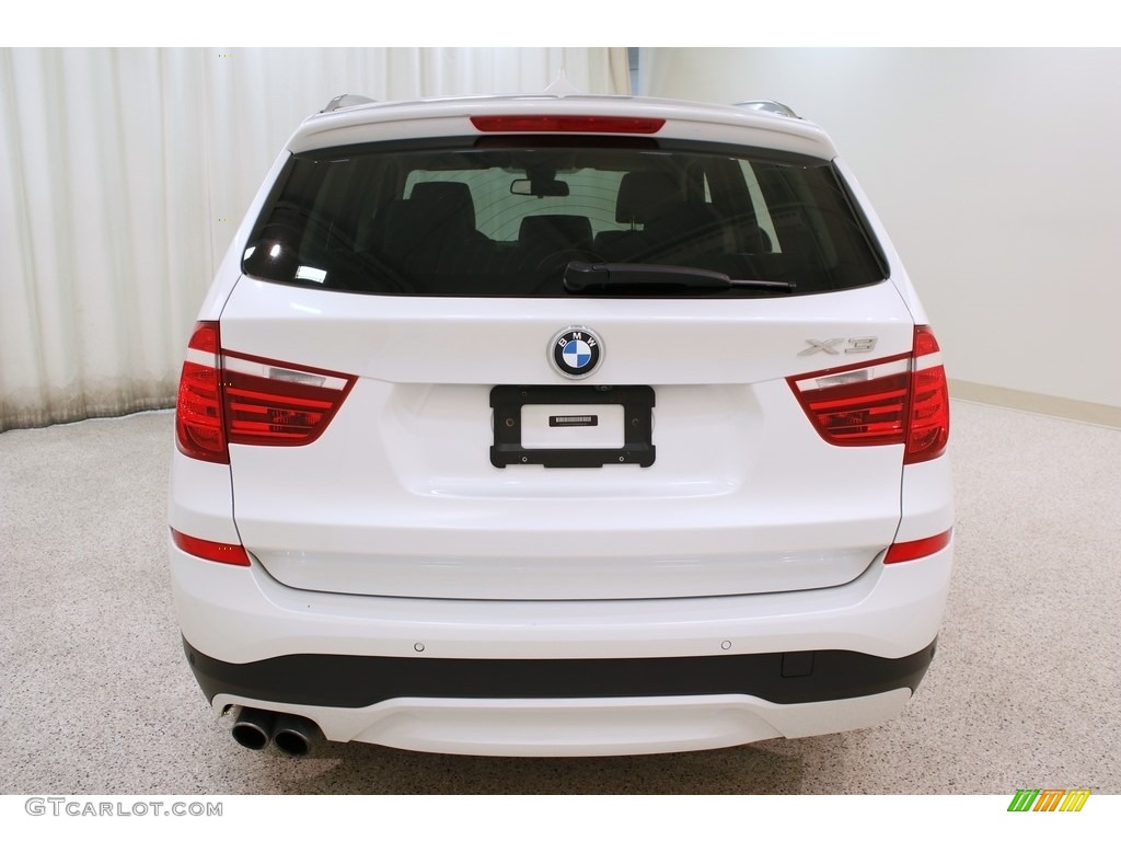 2016 X3 xDrive28i - Mineral White Metallic / Black photo #16