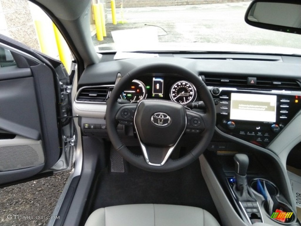 2019 Toyota Camry Hybrid SE Ash Dashboard Photo #130821788