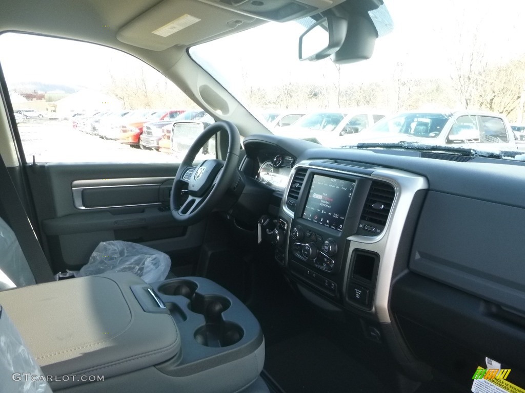 2019 1500 Classic Big Horn Crew Cab 4x4 - Brilliant Black Crystal Pearl / Black/Diesel Gray photo #10