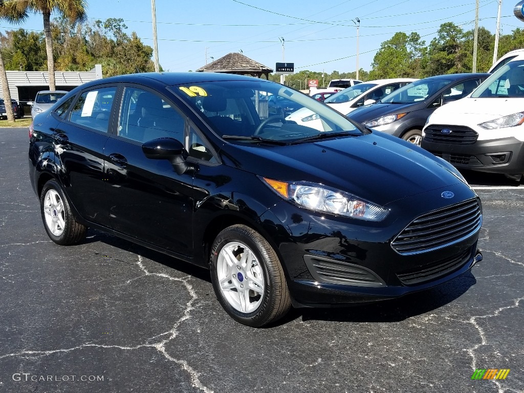 Shadow Black 2019 Ford Fiesta SE Sedan Exterior Photo #130822793