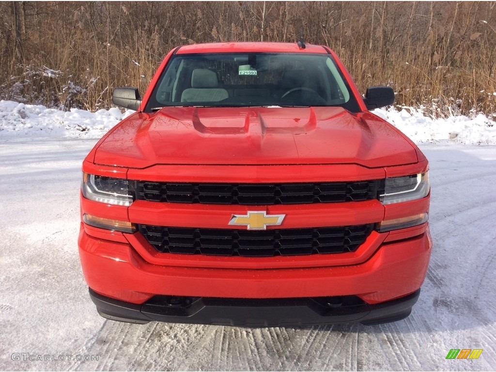 2018 Silverado 1500 Custom Crew Cab 4x4 - Red Hot / Dark Ash/Jet Black photo #2