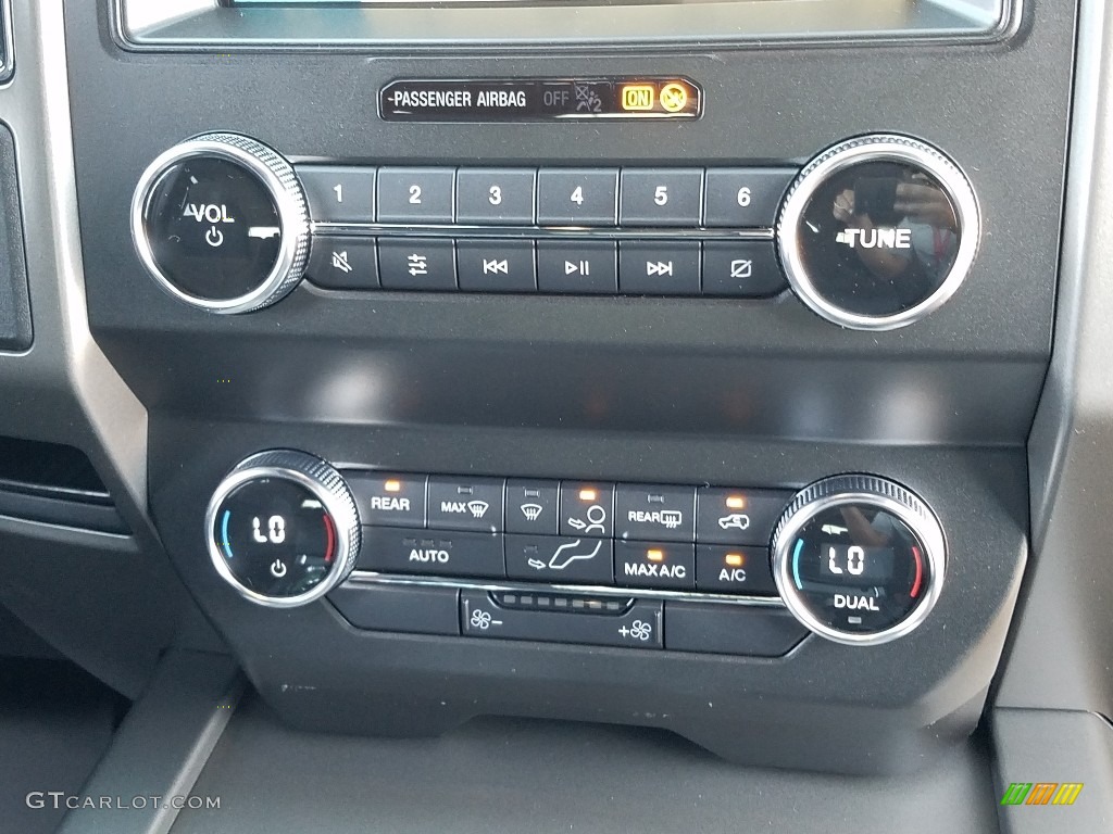 2019 Ford Expedition XLT Controls Photo #130824605