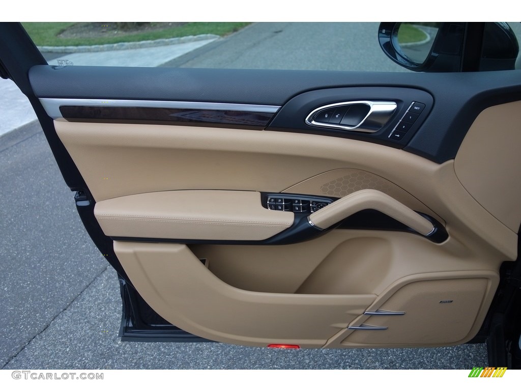 2016 Porsche Cayenne S Black/Luxor Beige Door Panel Photo #130831107