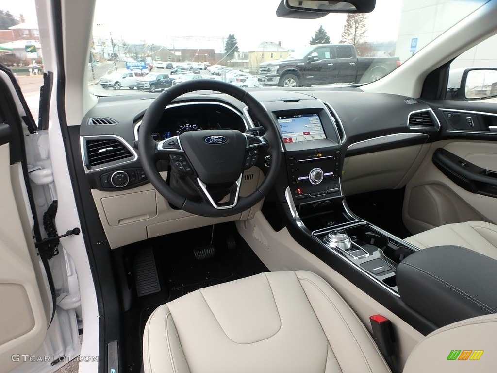 Ebony Interior 2019 Ford Edge Titanium AWD Photo #130831119