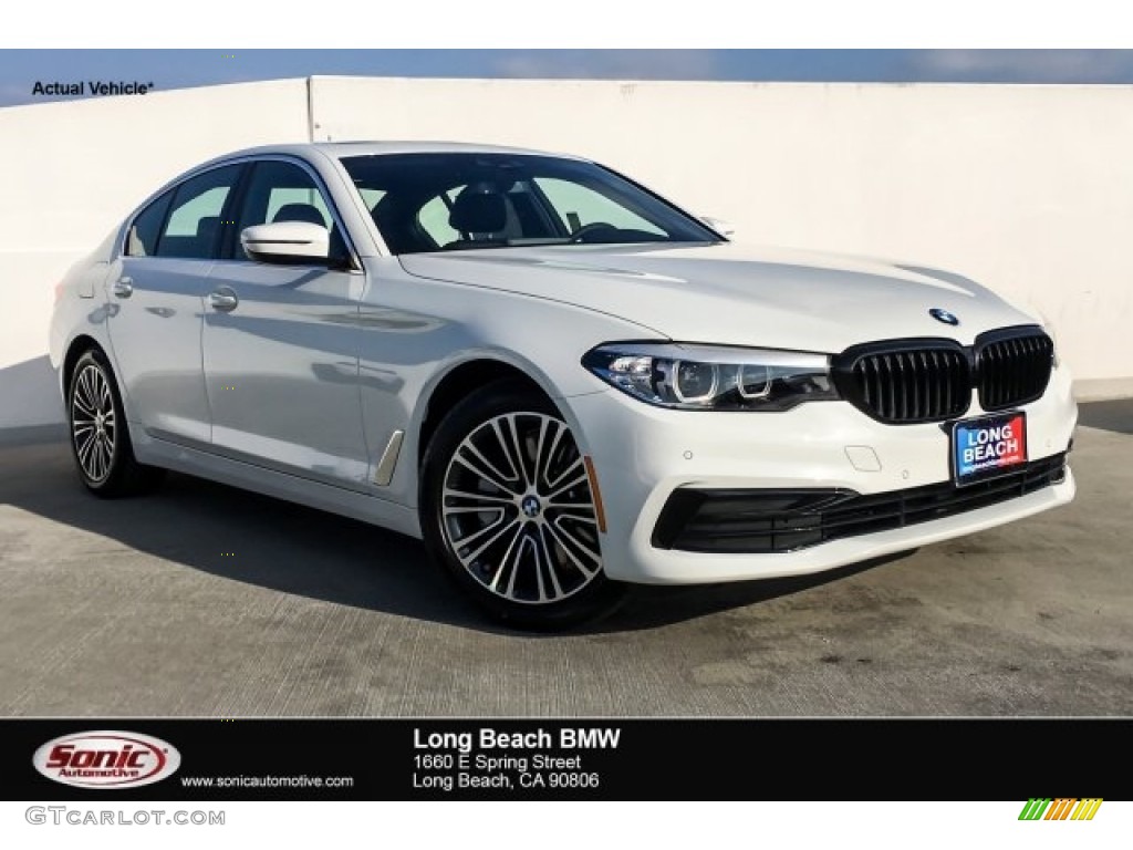 2019 5 Series 530i Sedan - Alpine White / Black photo #1