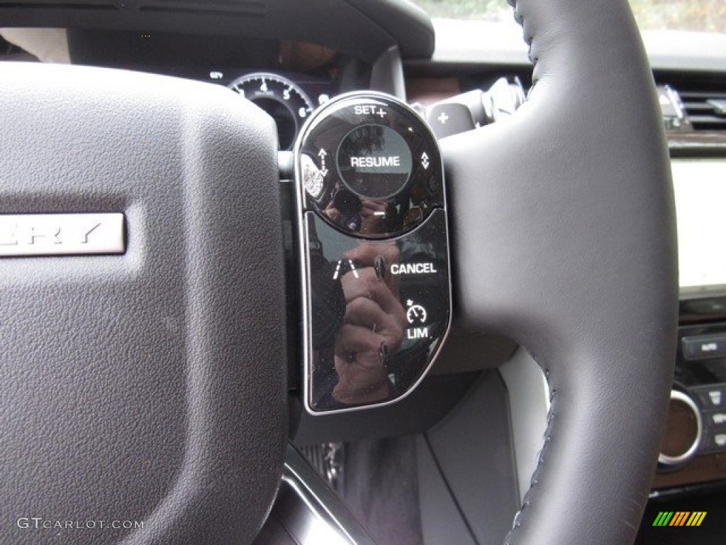 2019 Land Rover Discovery HSE Steering Wheel Photos