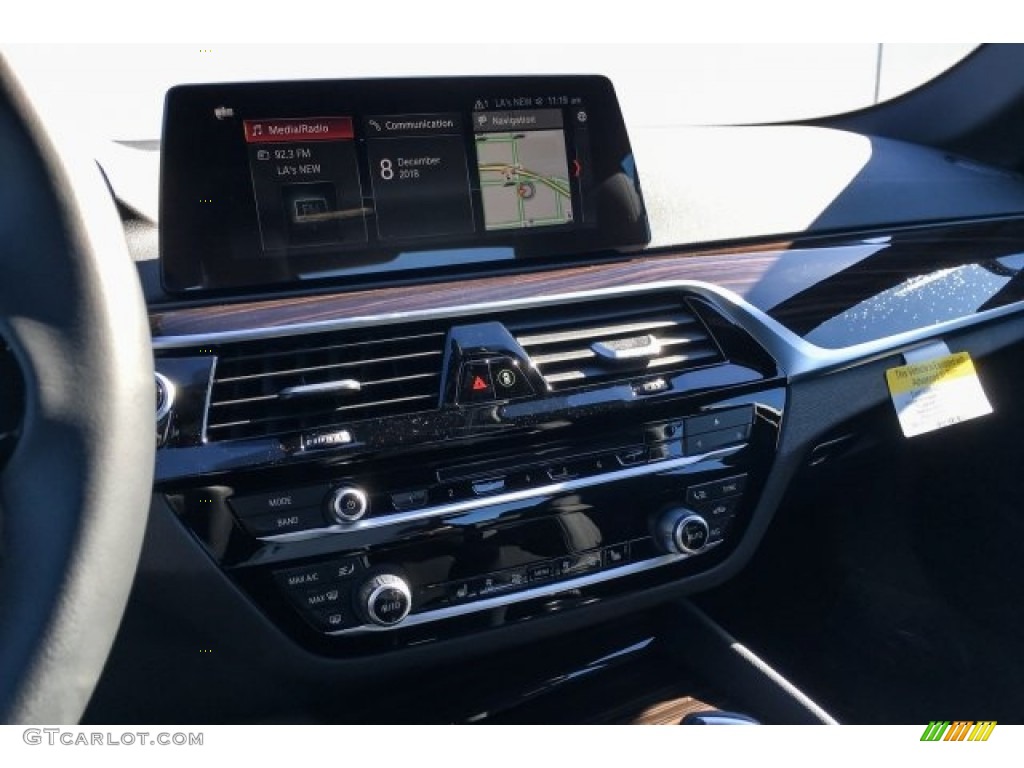 2019 5 Series 530e iPerformance Sedan - Jet Black / Black photo #6