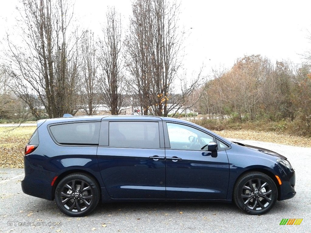 2019 Pacifica Touring Plus - Jazz Blue Pearl / Black/Black photo #5