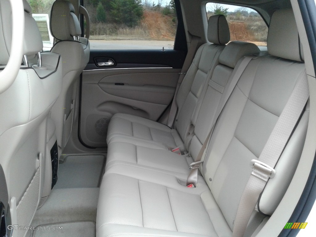 2019 Jeep Grand Cherokee Overland Rear Seat Photo #130840383