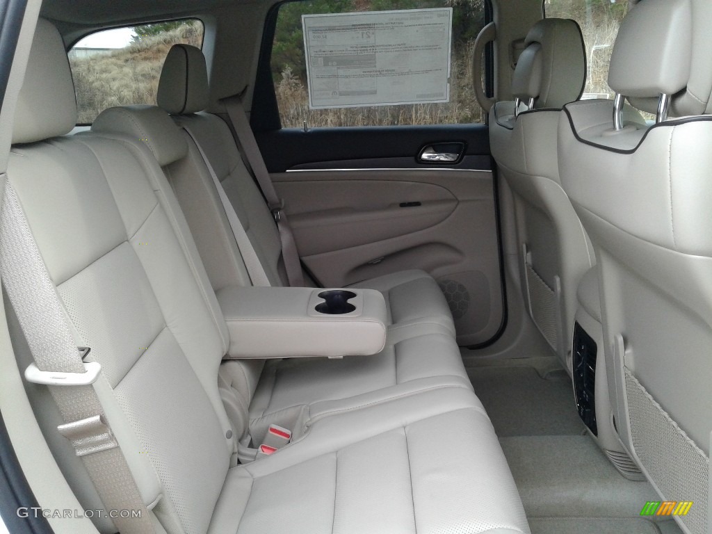 2019 Jeep Grand Cherokee Overland Rear Seat Photos