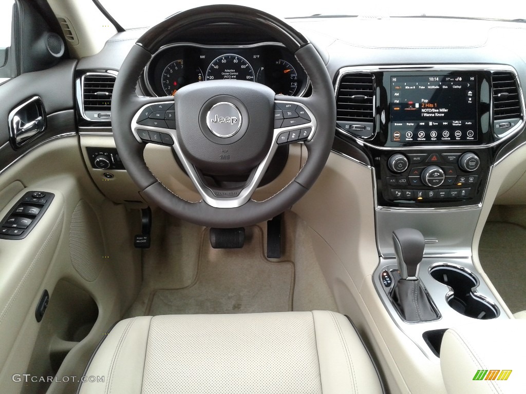 2019 Jeep Grand Cherokee Overland Light Frost/Brown Dashboard Photo #130840452