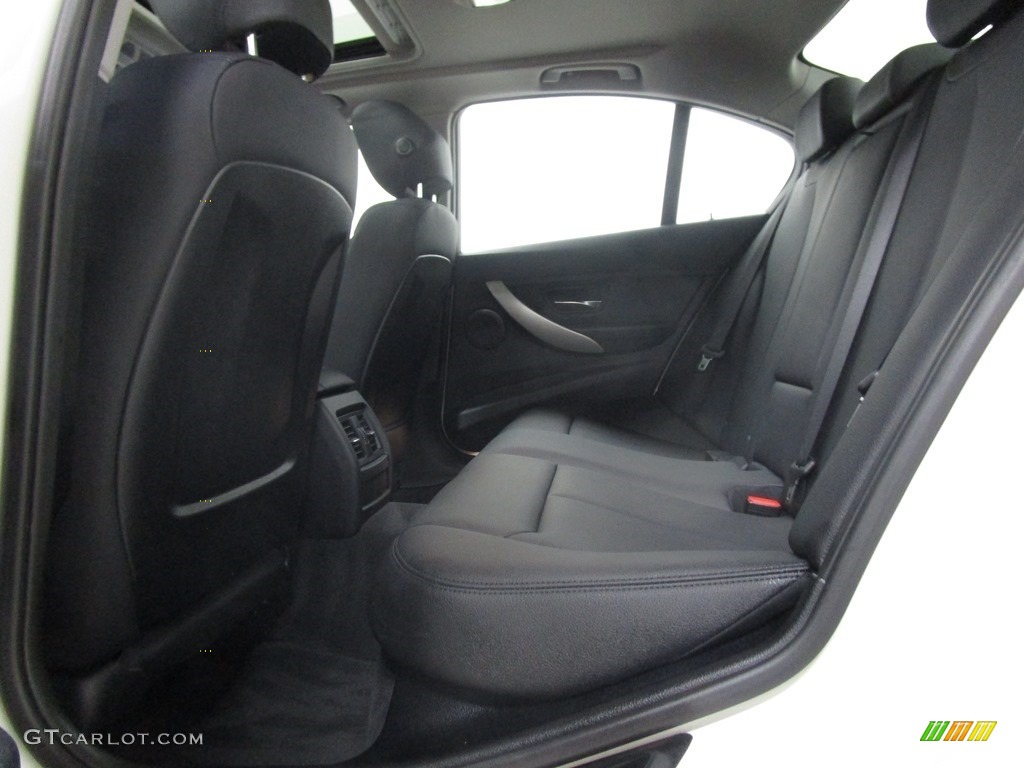 2015 3 Series 320i xDrive Sedan - Alpine White / Black photo #12