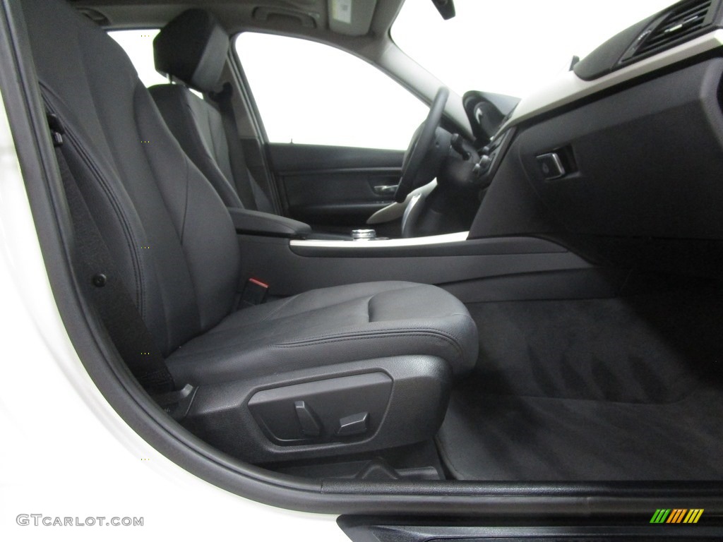 2015 3 Series 320i xDrive Sedan - Alpine White / Black photo #15