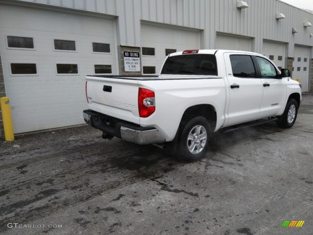 2019 Tundra SR5 CrewMax 4x4 - Super White / Graphite photo #3