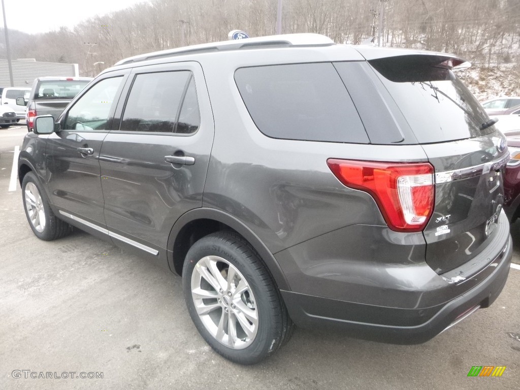 2019 Explorer XLT 4WD - Magnetic / Medium Black photo #6