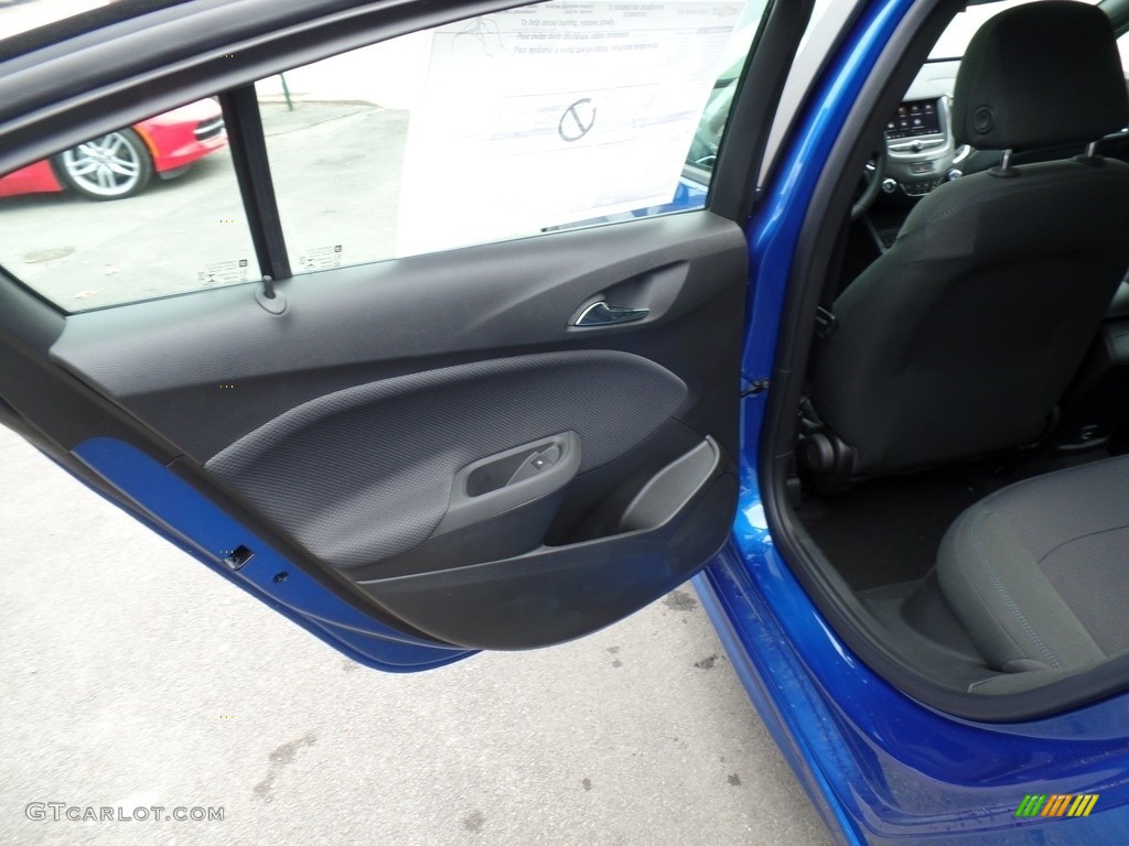 2019 Chevrolet Cruze LT Hatchback Black Door Panel Photo #130848915