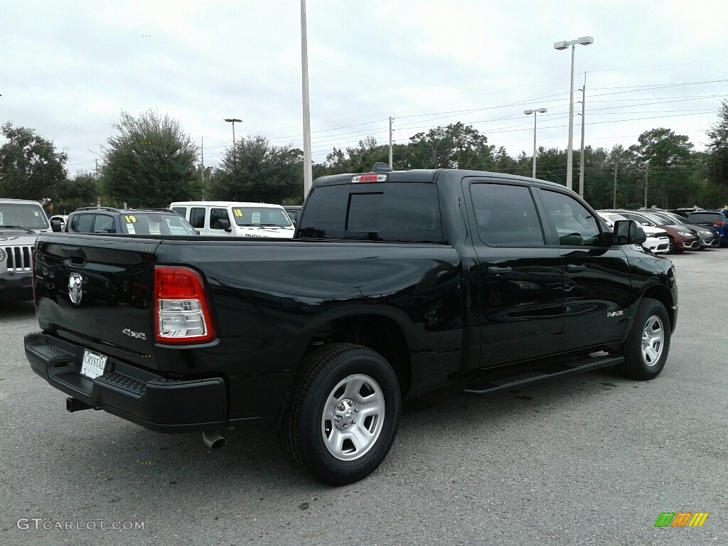 2019 1500 Tradesman Crew Cab 4x4 - Diamond Black Crystal Pearl / Black photo #5