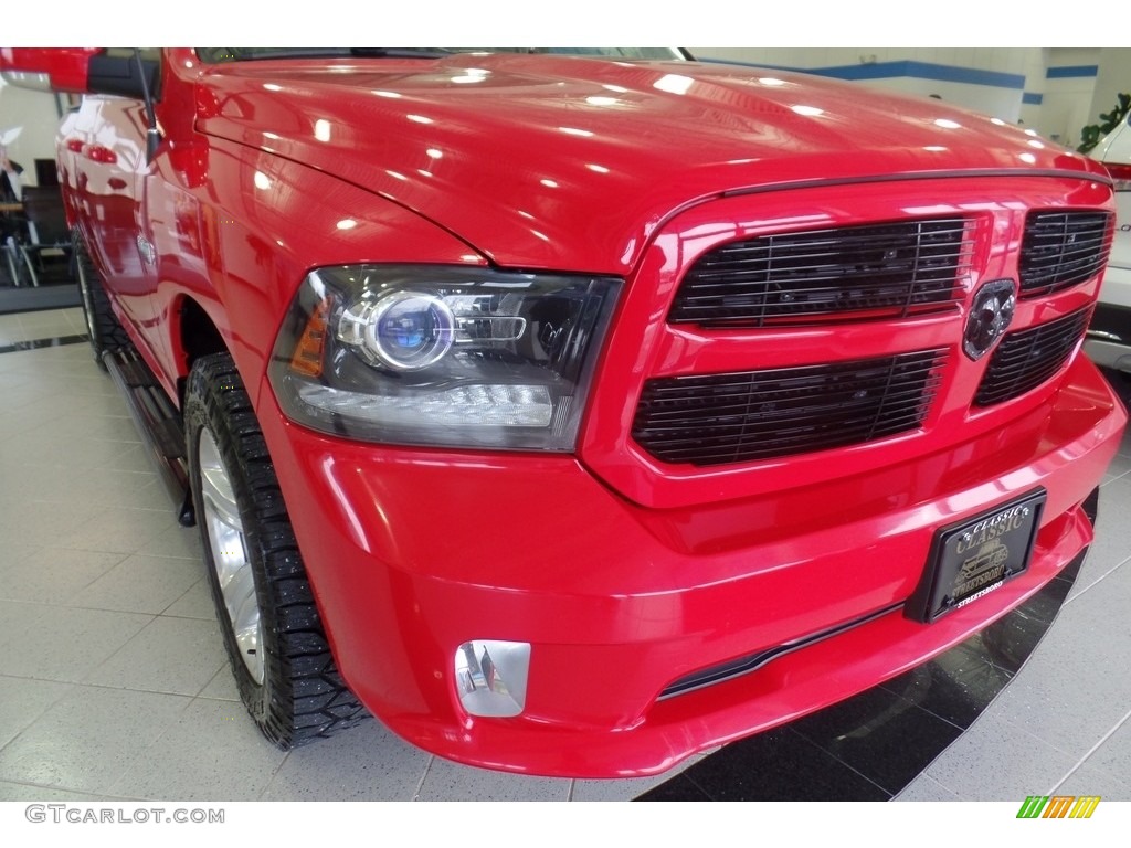 2014 1500 Sport Quad Cab 4x4 - Flame Red / Black photo #12