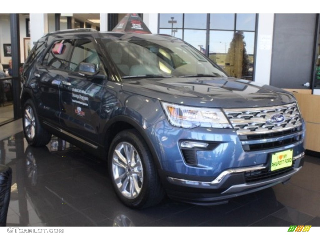 2019 Explorer Limited - Blue Metallic / Medium Stone photo #2