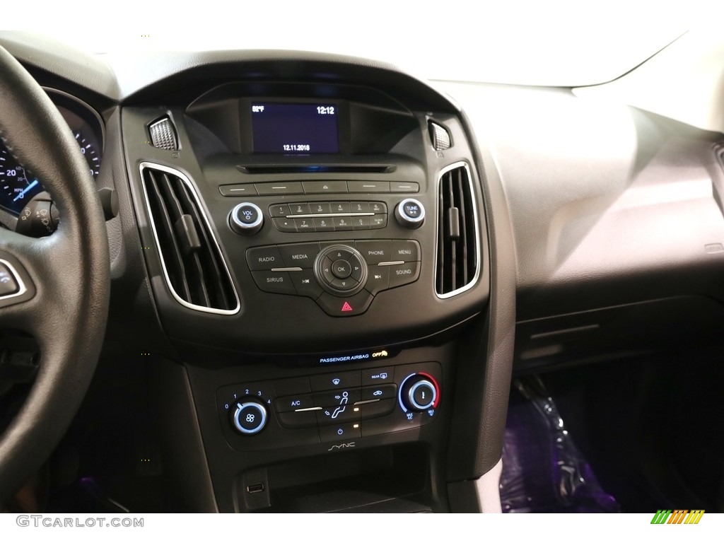 2016 Focus SE Sedan - Kona Blue / Charcoal Black photo #9