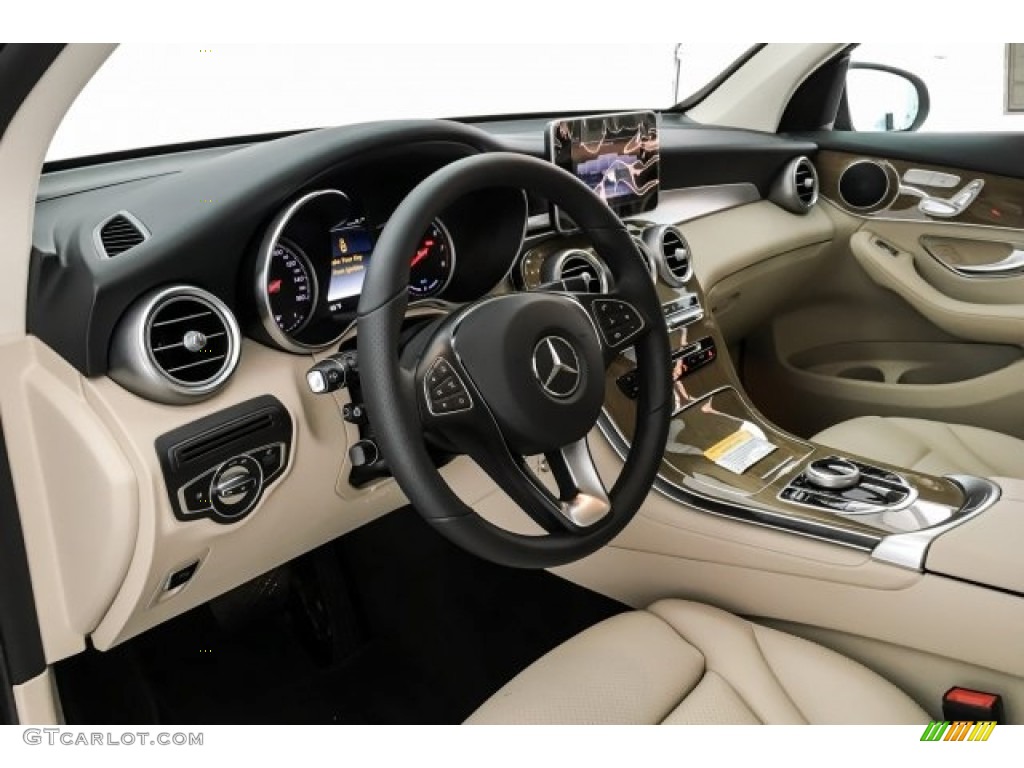 2019 Mercedes-Benz GLC 350e 4Matic Silk Beige/Black Dashboard Photo #130870215