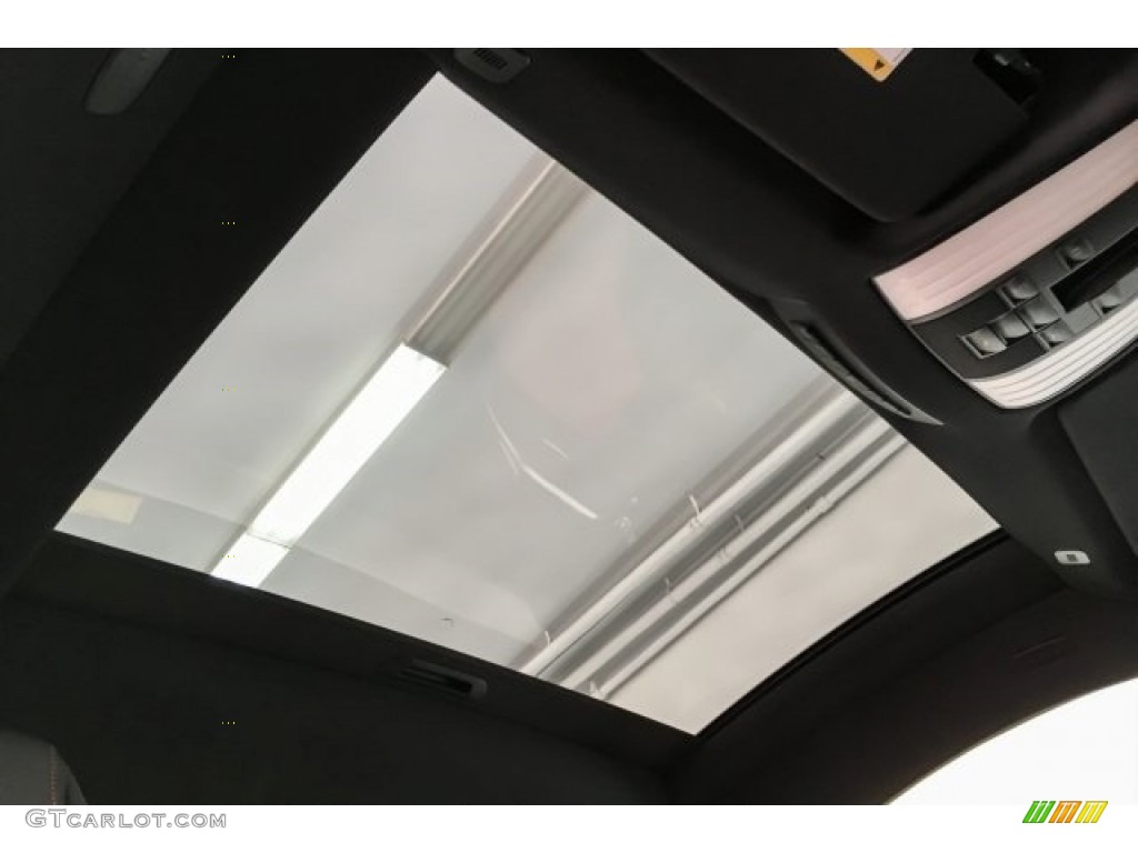 2019 Mercedes-Benz AMG GT Coupe Sunroof Photos