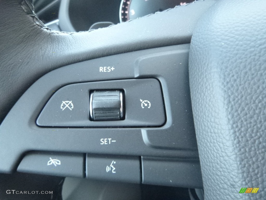 2019 Cadillac XT4 Premium Luxury AWD Light Platinum/Jet Black Steering Wheel Photo #130874655