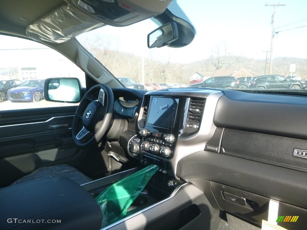 2019 1500 Big Horn Crew Cab 4x4 - Bright White / Black/Diesel Gray photo #8
