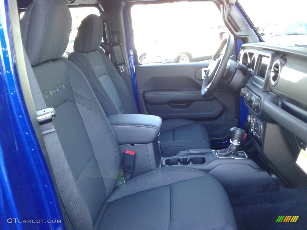 2019 Jeep Wrangler Unlimited Sahara 4x4 Front Seat Photo #130877712