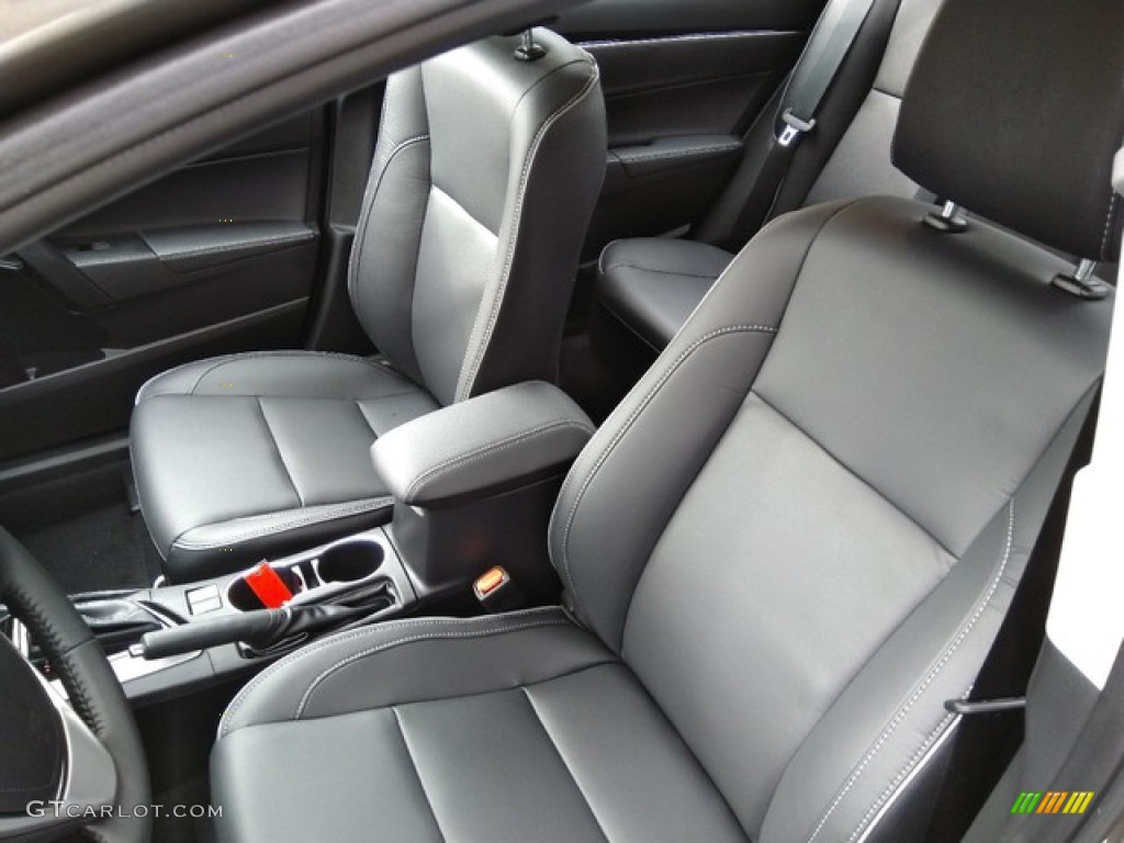2019 Toyota Corolla XLE Front Seat Photos