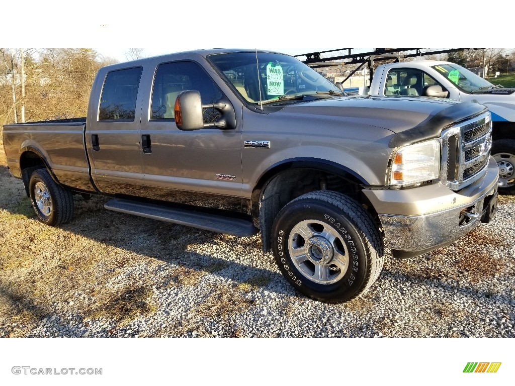 2005 F350 Super Duty Lariat Crew Cab 4x4 - Arizona Beige Metallic / Tan photo #16