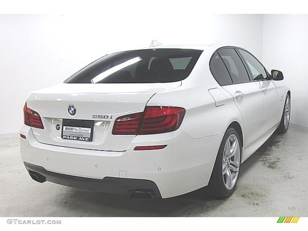 2012 5 Series 550i xDrive Sedan - Alpine White / Cinnamon Brown photo #4