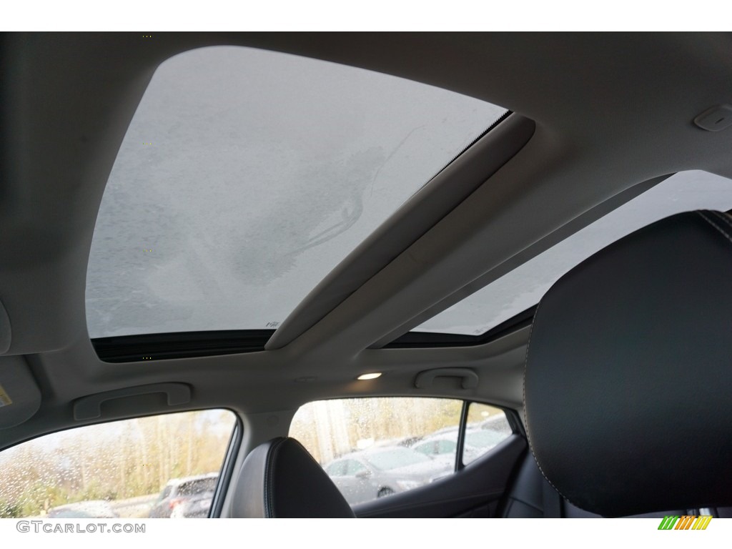 2018 Nissan Maxima SV Sunroof Photos