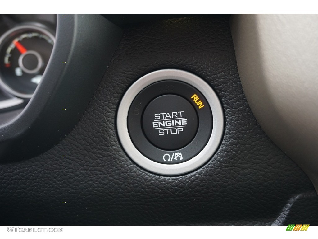 2019 Ram 1500 Laramie Quad Cab Controls Photos