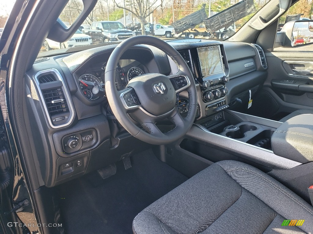 2019 1500 Big Horn Crew Cab 4x4 - Diamond Black Crystal Pearl / Black photo #7