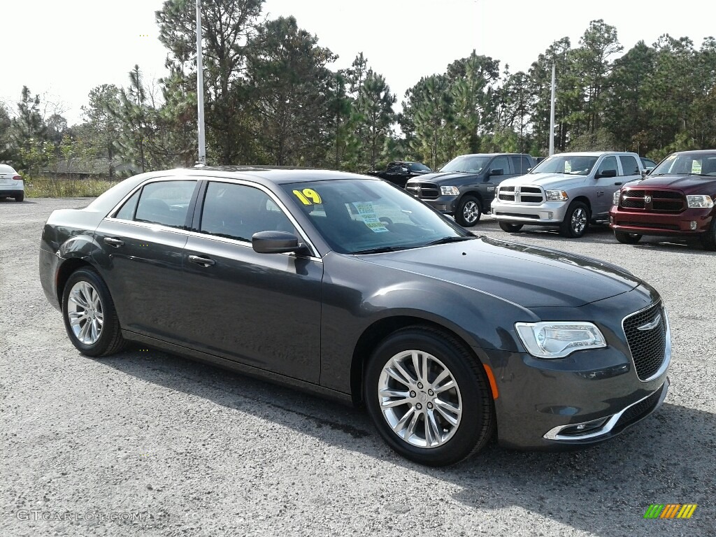 Granite Crystal Metallic 2019 Chrysler 300 Touring Exterior Photo #130911124