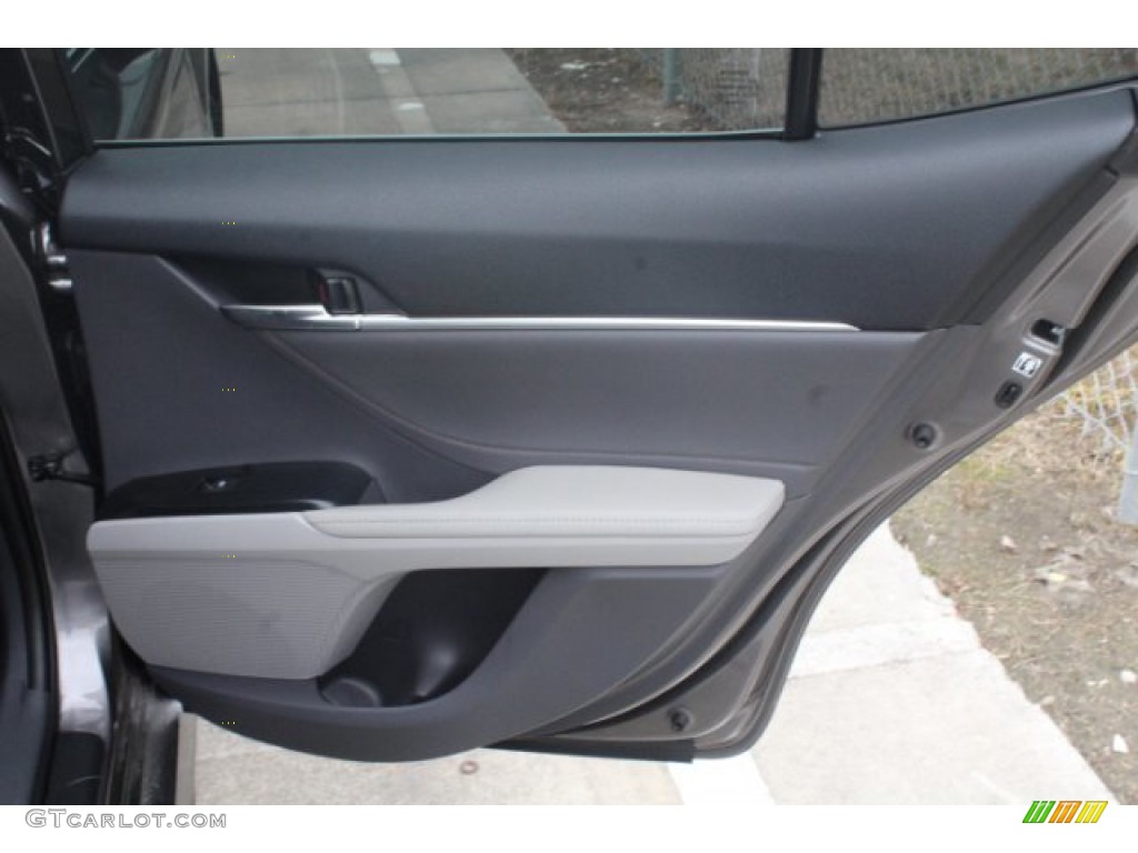 2018 Camry XLE - Predawn Gray Mica / Black photo #23