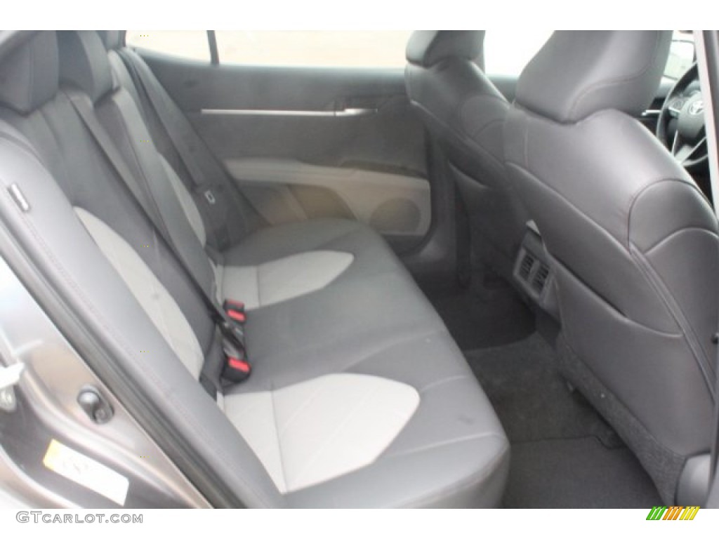 2018 Camry XLE - Predawn Gray Mica / Black photo #24