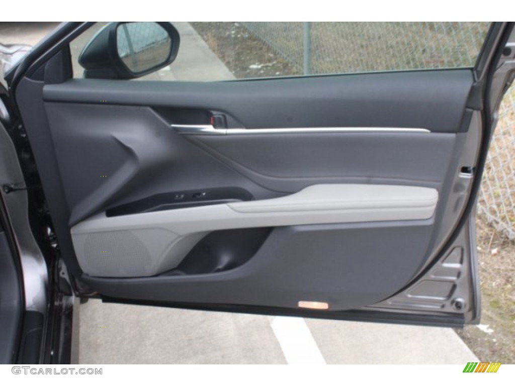 2018 Camry XLE - Predawn Gray Mica / Black photo #25