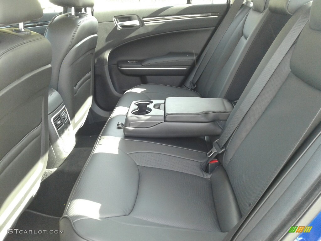 Black Interior 2019 Chrysler 300 Limited Photo #130912582