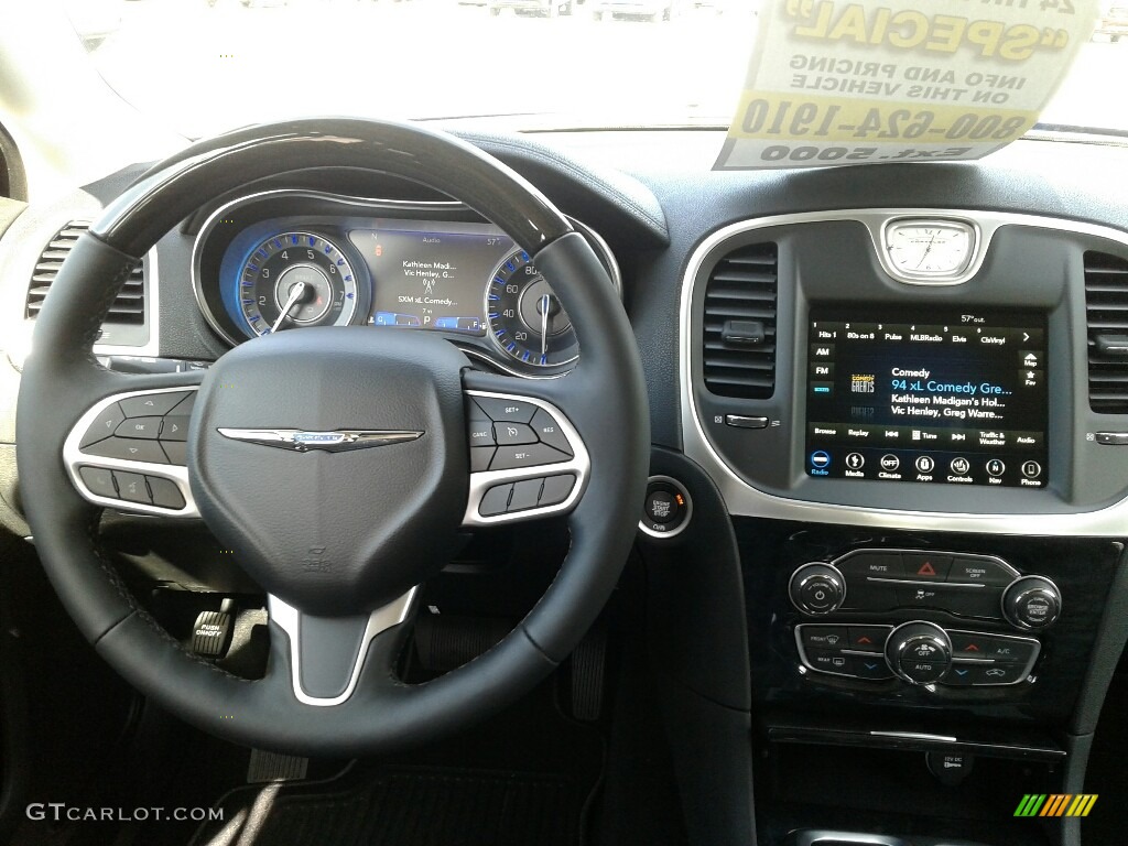 2019 Chrysler 300 Limited Dashboard Photos