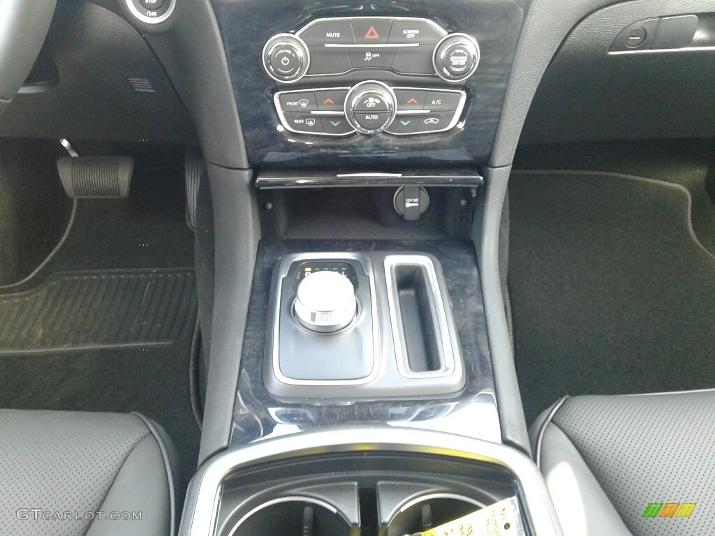 2019 Chrysler 300 Limited Controls Photo #130912759